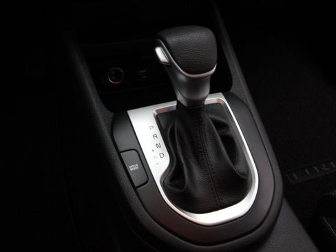 Used 2023 Kia Forte LXS w/ LXS Technology Package image 19