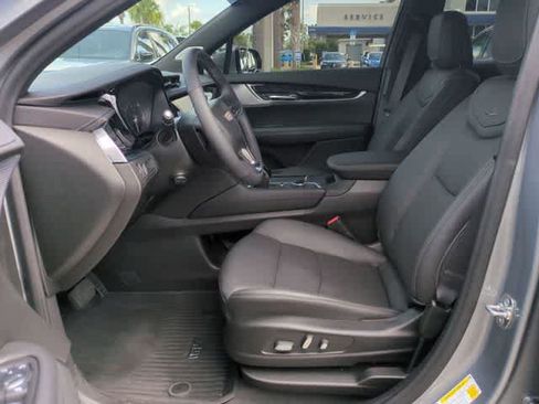 Used 2025 Cadillac XT6 Premium Luxury w/ LPO, Floor Liner Package FWD image 17