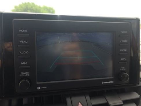 Used 2022 Toyota RAV4 XLE w/ Convenience Package image 21