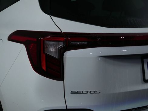 New 2026 Kia Seltos S image 13