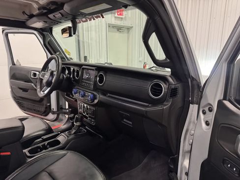 Used 2023 Jeep Wrangler Unlimited Sahara AWD/4WD image 43