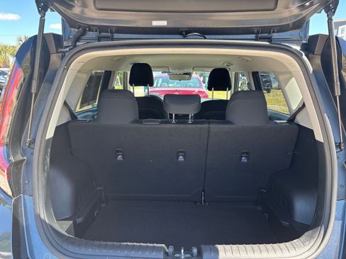Used 2025 Kia Soul LX w/ LX Technology Package FWD image 30