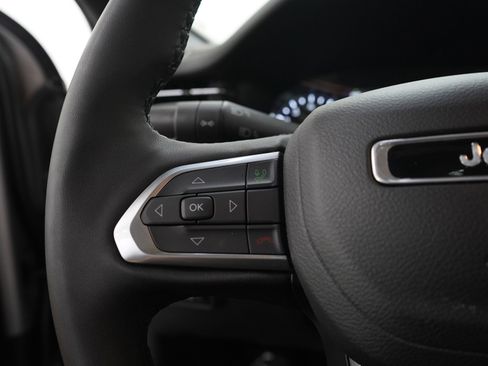 Used 2023 Jeep Compass Latitude w/ Sun and Sound Group AWD/4WD image 24