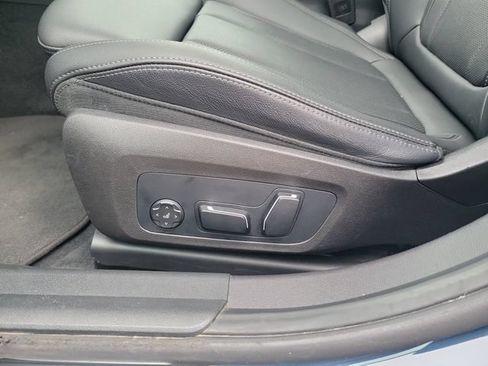 Used 2025 BMW 330i Sedan RWD image 15