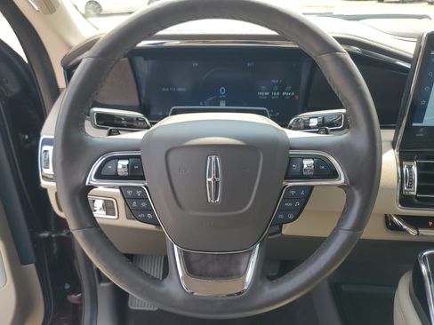 Certified 2024 Lincoln Navigator Reserve AWD/4WD image 14