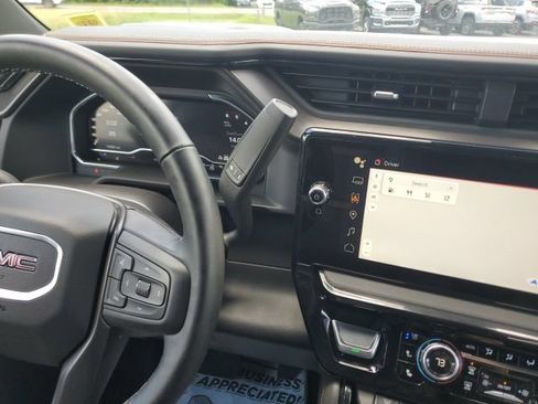Used 2025 GMC Sierra 2500 AT4 AWD/4WD image 19