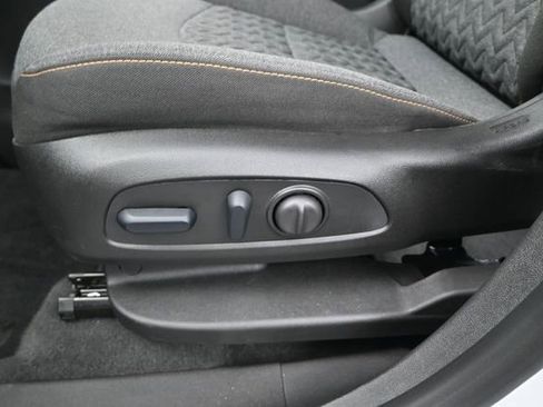 Used 2024 Chevrolet Equinox LT FWD image 12