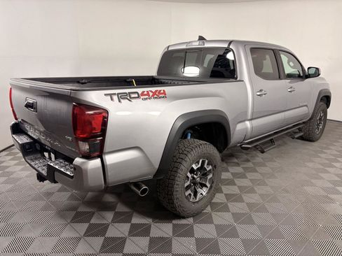 Used 2019 Toyota Tacoma TRD Off-Road w/ TRD Premium Off Road Package AWD/4WD image 8