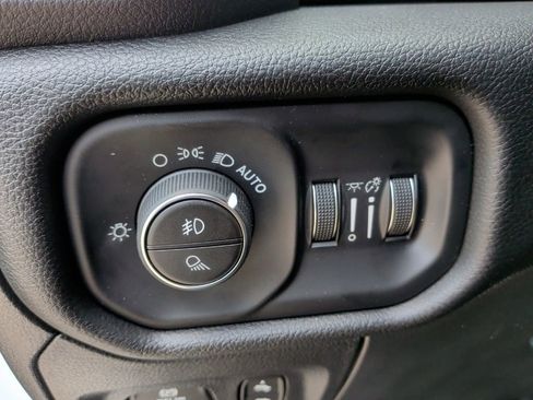 New 2026 RAM 1500 4x4 Crew Cab image 15