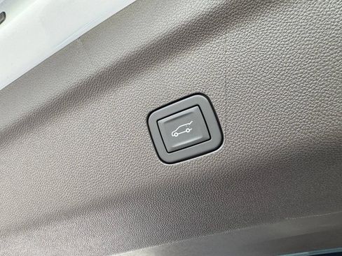 New 2026 Cadillac Escalade Luxury w/ Touring Package AWD/4WD image 30