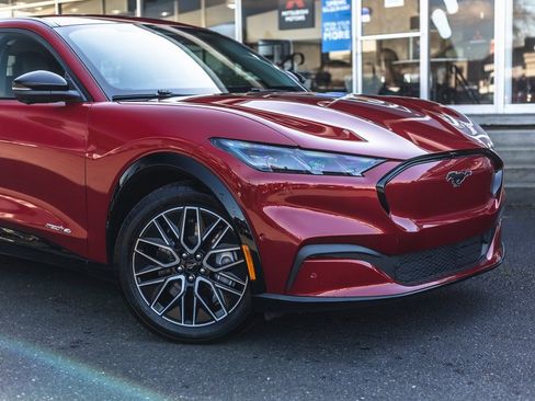 Used 2024 Ford Mustang Mach-E Premium image 3
