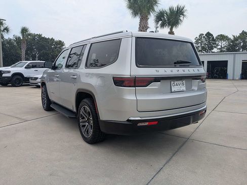 Certified 2024 Jeep Wagoneer Series II AWD/4WD image 5