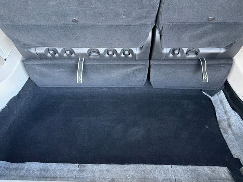 Used 2024 Chrysler Pacifica Touring-L image 15