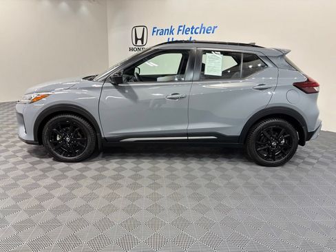Used 2022 Nissan Kicks SR w/ Premium Package FWD image 2