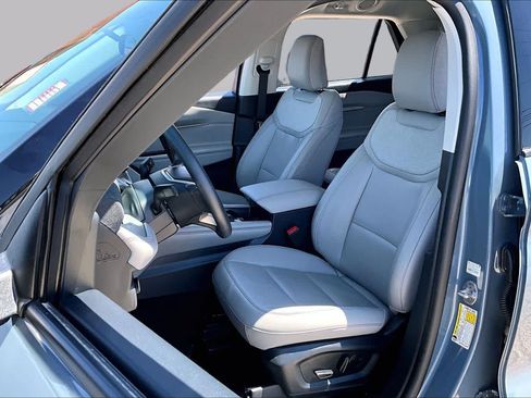 Certified 2026 Ford Explorer Active w/ Active Comfort Package RWD image 8