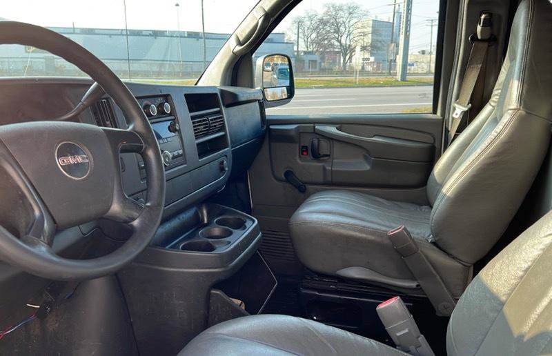 Used 2008 GMC Savana 2500 RWD image 10