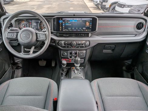Used 2025 Jeep Wrangler Unlimited Rubicon AWD/4WD image 26