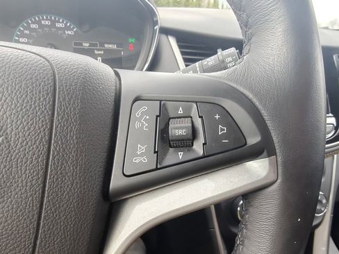 Used 2022 Chevrolet Trax LT w/ LT Convenience Package AWD/4WD image 24