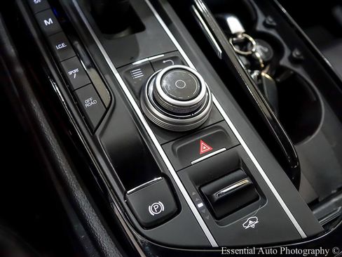 Used 2018 Maserati Levante AWD/4WD image 24