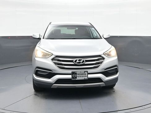 Used 2017 Hyundai Santa Fe Sport FWD image 2