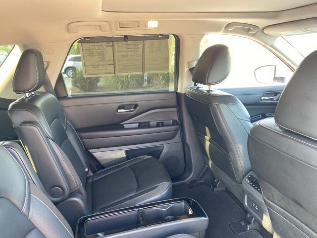 Used 2024 Nissan Pathfinder SL w/ SL Premium Package FWD image 21