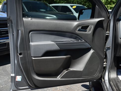 Used 2022 Chevrolet Colorado Z71 AWD/4WD image 11