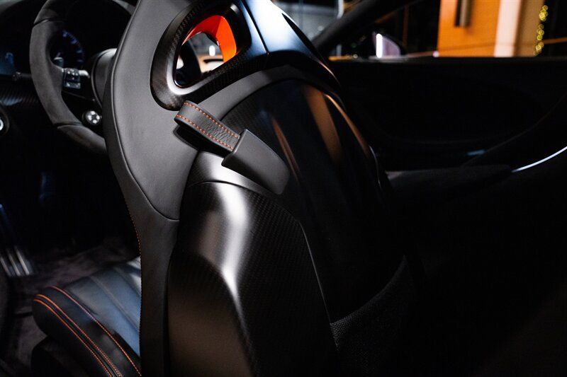 Used 2022 Bugatti Chiron Super Sport AWD/4WD image 30