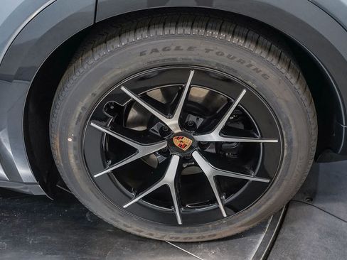 New 2026 Porsche Cayenne Electric Coupe AWD/4WD image 13