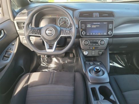 Used 2023 Nissan Leaf S image 4