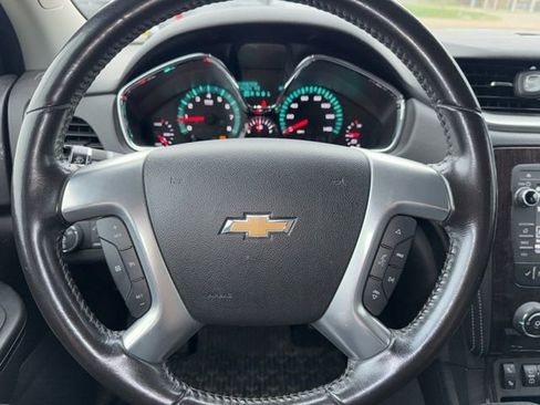 Used 2017 Chevrolet Traverse LT w/ Style and Technology Package image 35