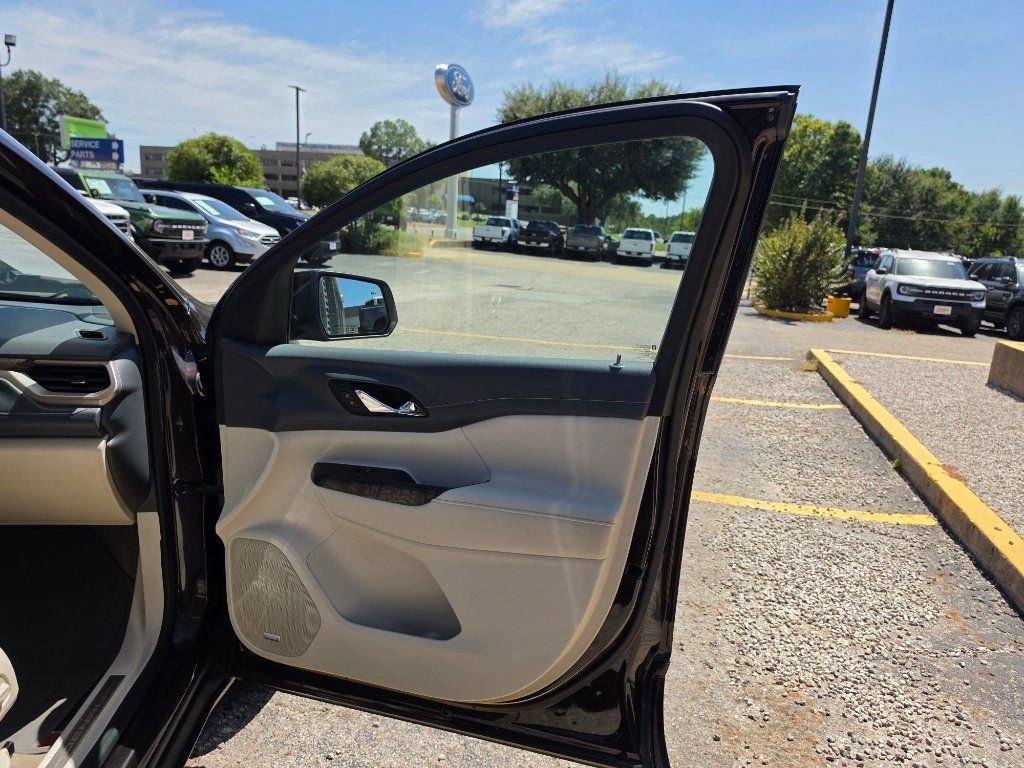 Used 2021 GMC Acadia Denali w/ Trailering Package AWD/4WD image 16