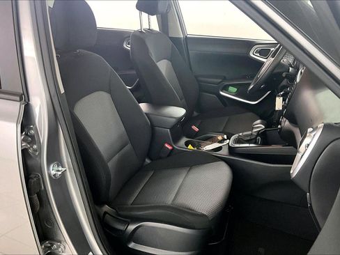 Used 2025 Kia Soul LX w/ LX Technology Package image 29