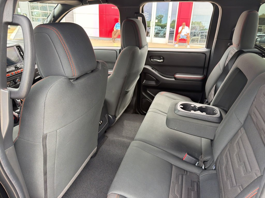 Used 2025 Nissan Frontier PRO-4X AWD/4WD image 16