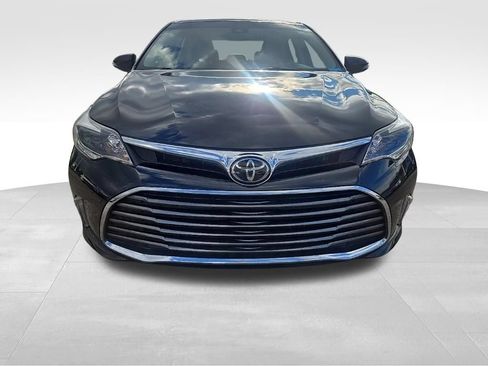 Used 2017 Toyota Avalon XLE Premium w/ All Weather Liner Package FWD image 8