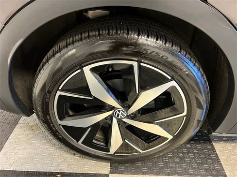 Used 2023 Volkswagen ID.4 S image 15