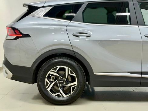 Used 2024 Kia Sportage LX image 8