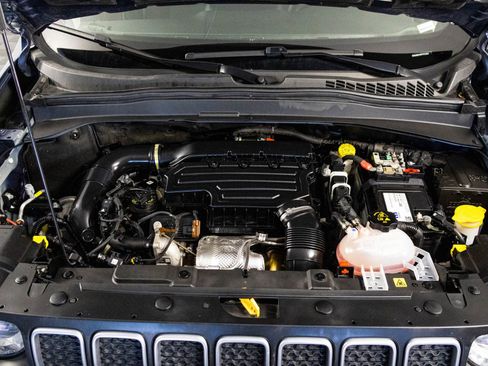 Used 2023 Jeep Renegade Latitude image 45