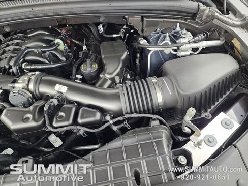 New 2025 Jeep Grand Cherokee Limited w/ Black Appearance Package image 18