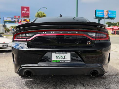Used 2022 Dodge Charger Scat Pack w/ Harman/Kardon Audio Group image 13