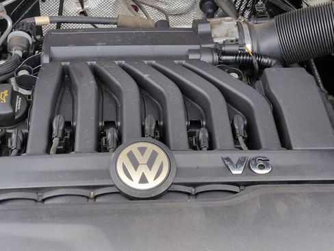 Used 2021 Volkswagen Atlas SEL R-Line image 14