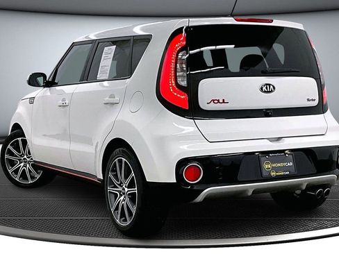 Used 2019 Kia Soul ! w/ Technology Package image 4