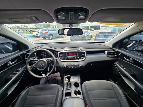 Used 2017 Kia Sorento L FWD image 16