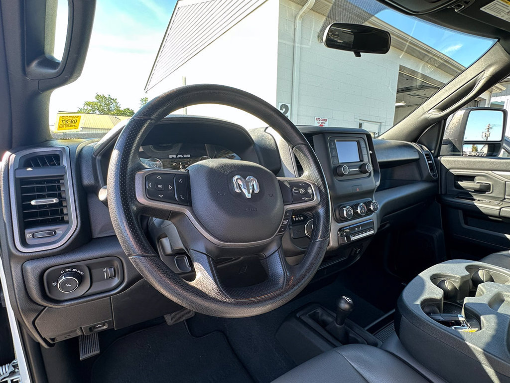 Used 2024 RAM 2500 Tradesman w/ Chrome Appearance Group AWD/4WD image 21