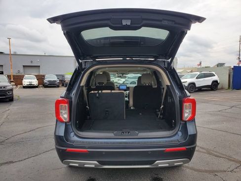 Used 2023 Ford Explorer XLT w/ Equipment Group 202A AWD/4WD image 31