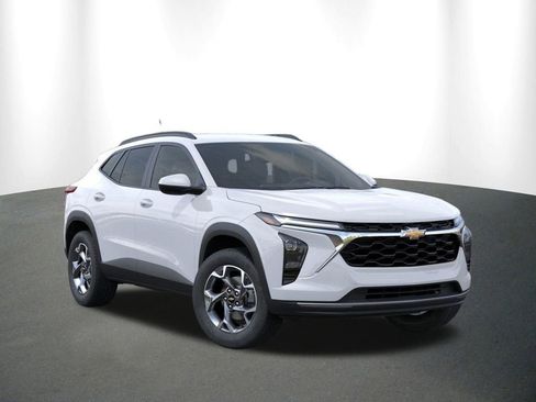 New 2026 Chevrolet Trax LT w/ Driver Confidence Package image 10