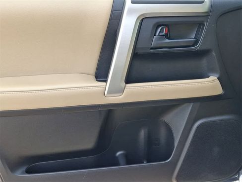 Used 2013 Toyota 4Runner Limited image 13