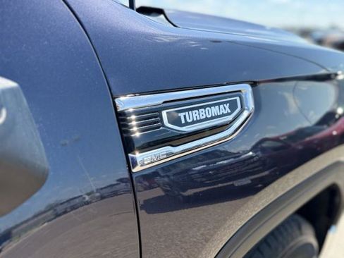 New 2026 GMC Sierra 1500 SLE image 13