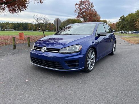 Used 2017 Volkswagen Golf 4-Door image 7