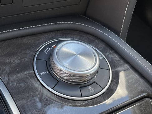 Used 2023 Nissan Armada Platinum w/ Captain's Chairs Package image 27