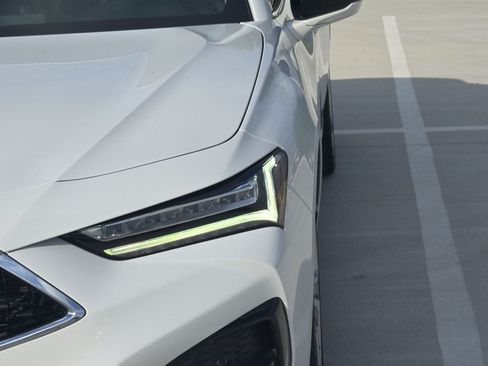 Used 2023 Acura TLX w/ Technology Package FWD image 11